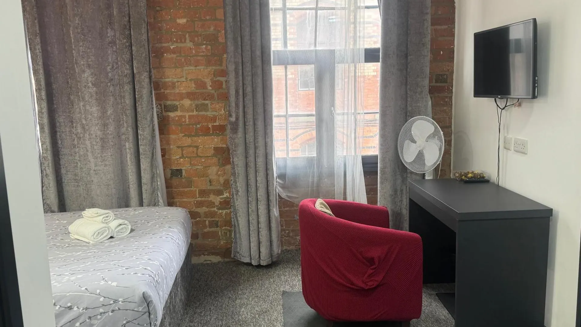 Kick Back Relax Stylish Space Nottingham 0*,