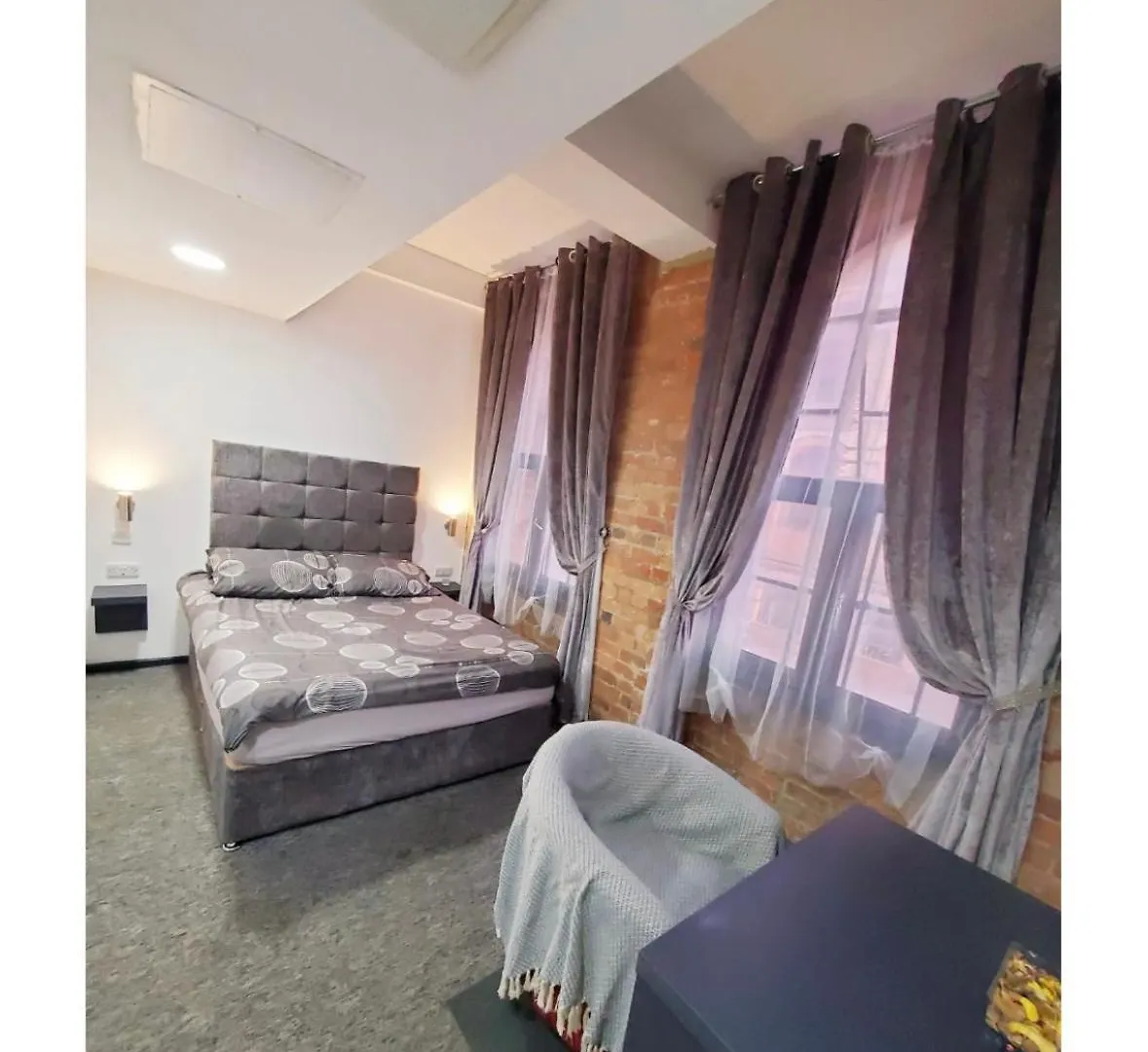Kick Back Relax Stylish Space location