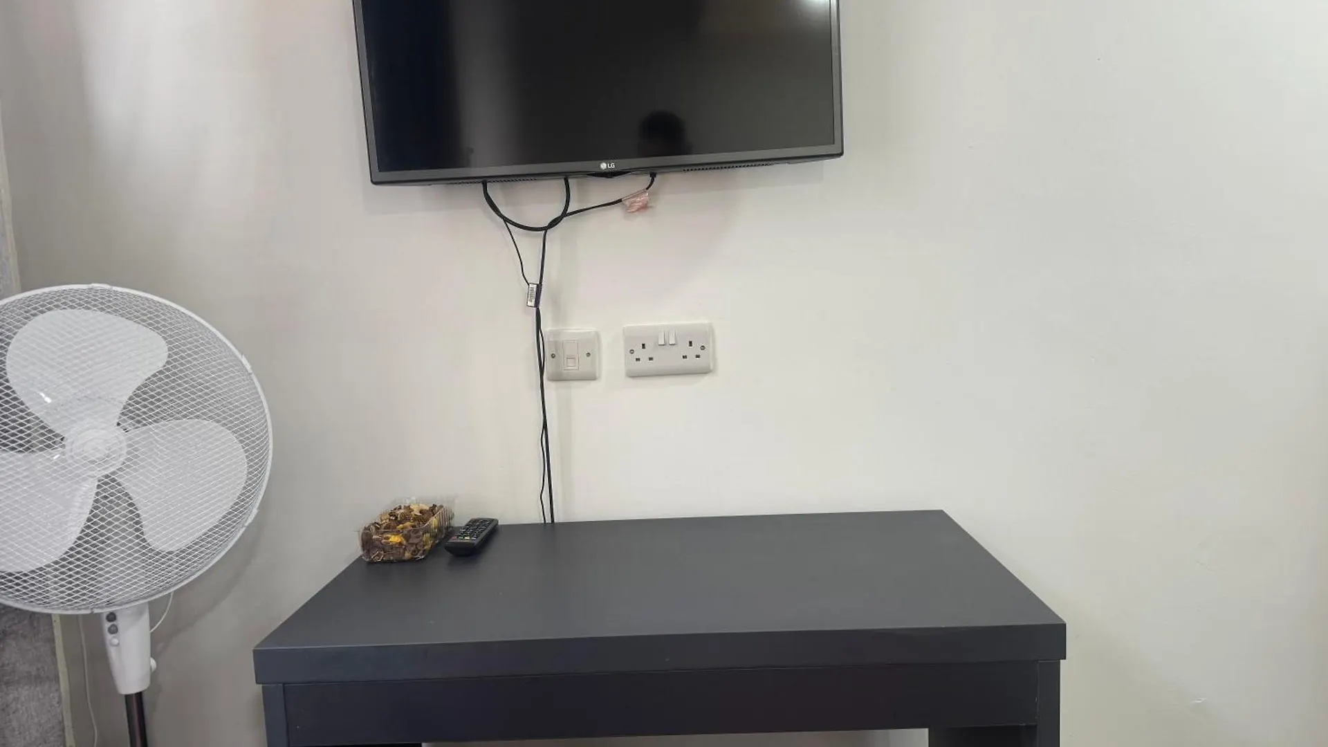 Kick Back Relax Stylish Space Nottingham 0*,